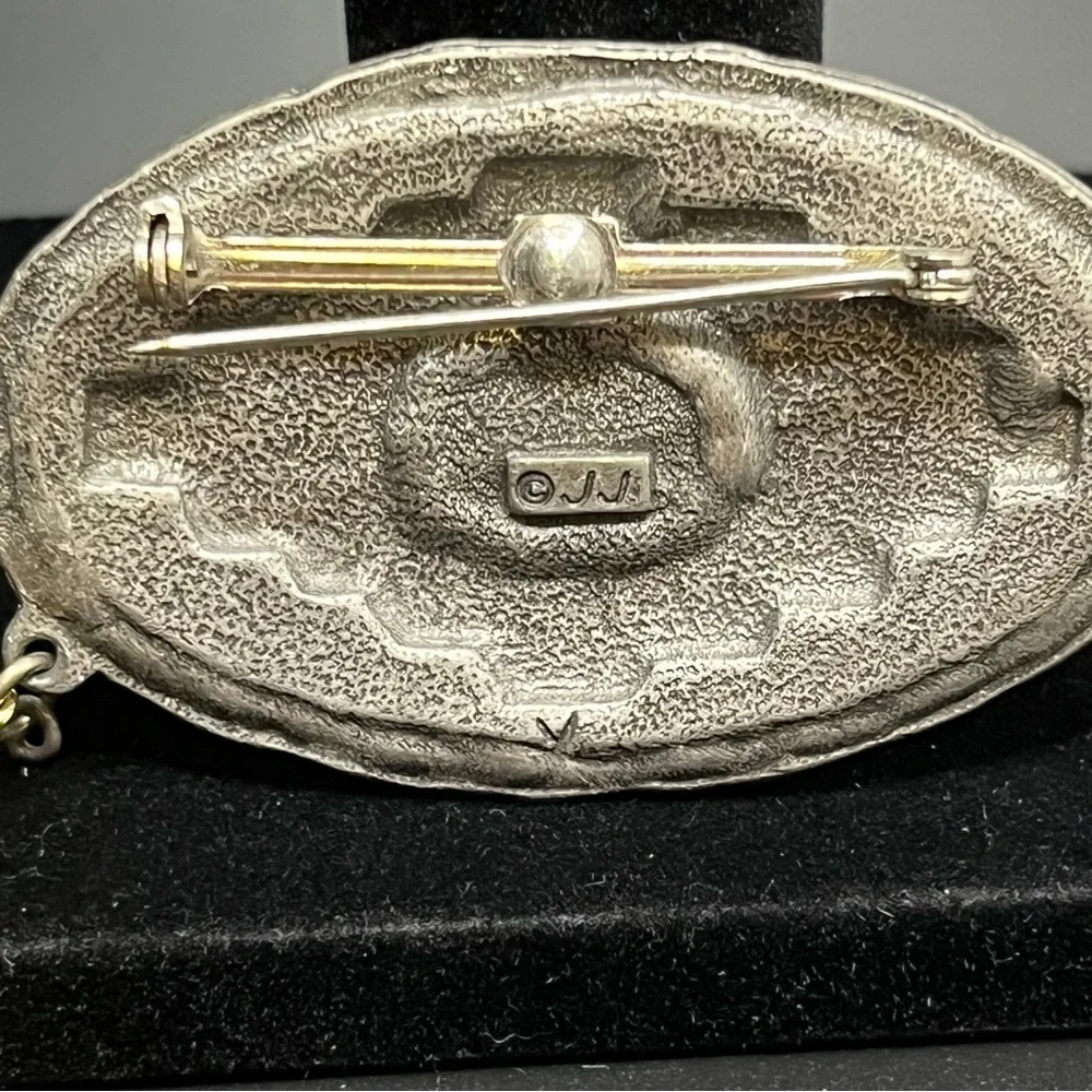 JJ Jonette bolo tie / brooch pin. Vintage and rare
